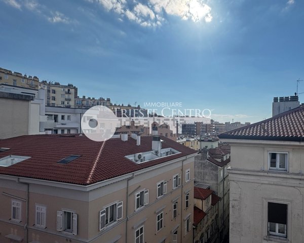 appartamento in vendita a Trieste in zona Città Vecchia