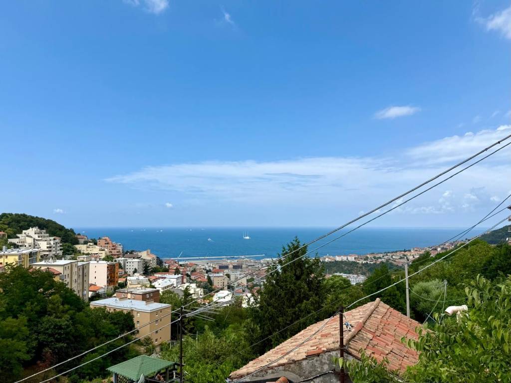casa indipendente in vendita a Trieste in zona Roiano