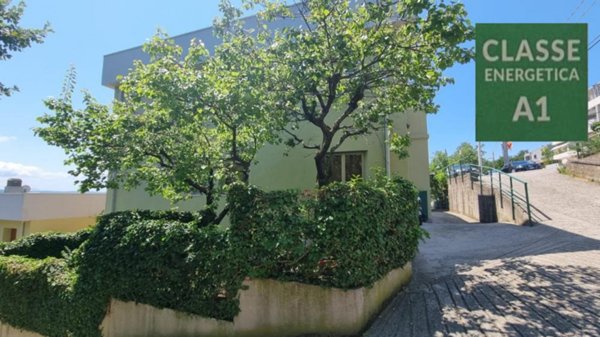 appartamento in vendita a Trieste in zona Cattinara
