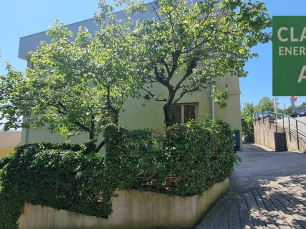 appartamento in vendita a Trieste in zona Cattinara