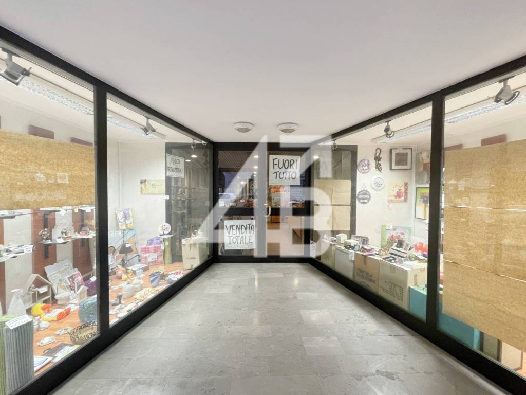 negozio in vendita a Trieste in zona Barriera vecchia