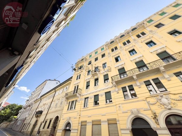 appartamento in vendita a Trieste in zona Borgo Teresiano