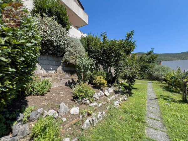 casa indipendente in vendita a Trieste in zona Scorcola