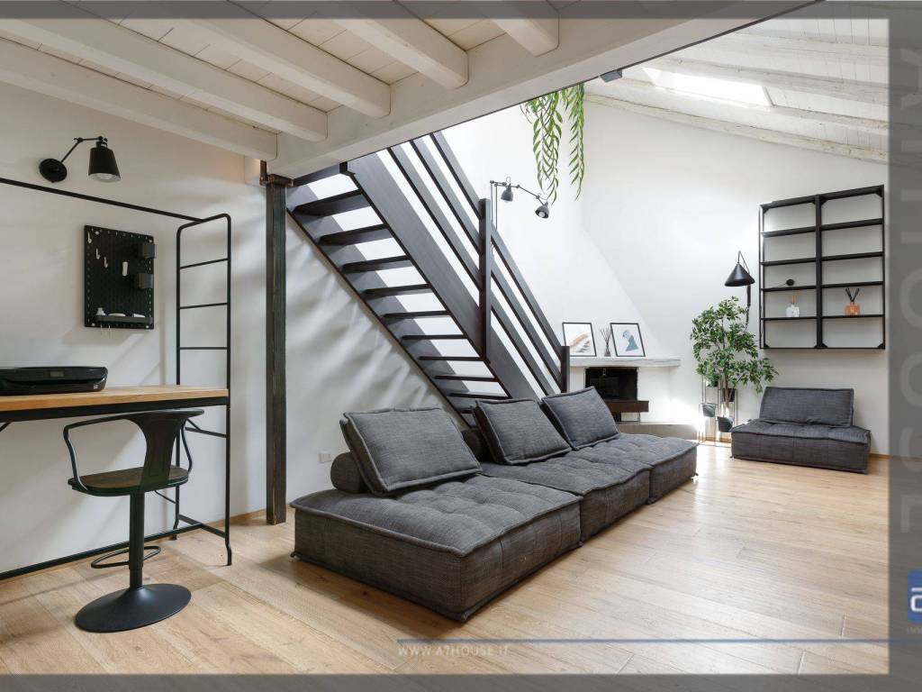 appartamento in vendita a Trieste in zona Città Vecchia