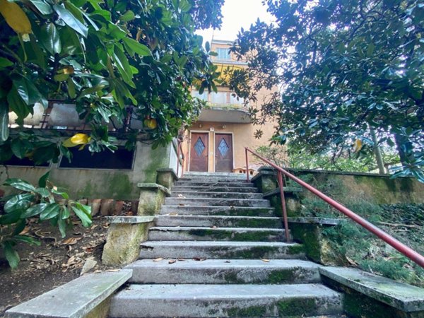 casa indipendente in vendita a Trieste in zona Valmaura