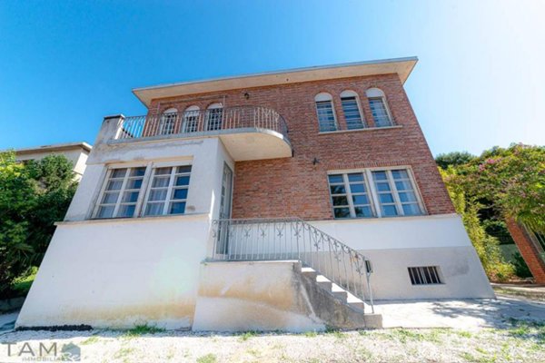 casa indipendente in vendita a Trieste in zona Scorcola
