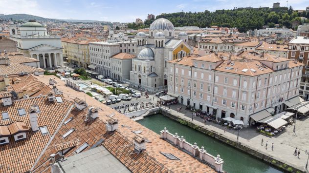 appartamento in vendita a Trieste in zona Borgo Teresiano