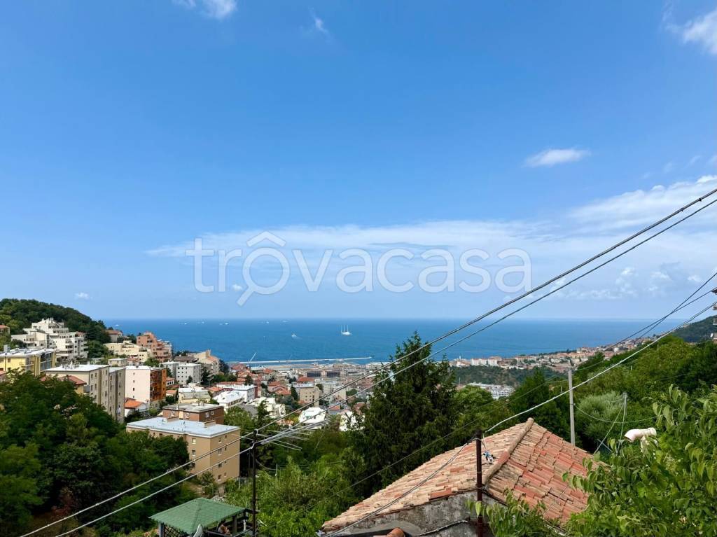 appartamento in vendita a Trieste in zona Roiano