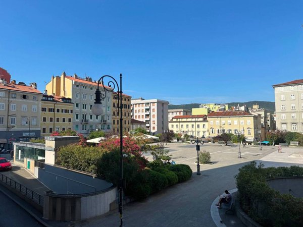 appartamento in vendita a Trieste in zona San Giacomo