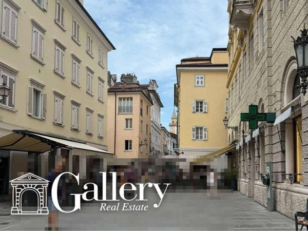appartamento in vendita a Trieste in zona Città Vecchia