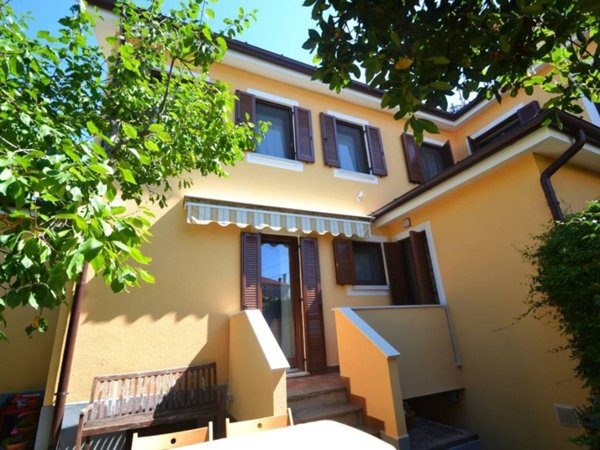 casa indipendente in vendita a Trieste in zona Trebiciano