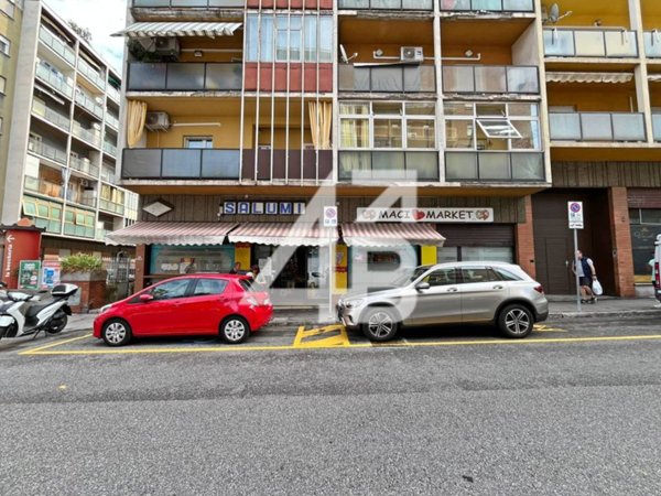 negozio in vendita a Trieste in zona Valmaura