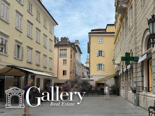 appartamento in vendita a Trieste in zona Città Vecchia
