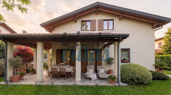 casa indipendente in vendita a Trieste in zona Opicina