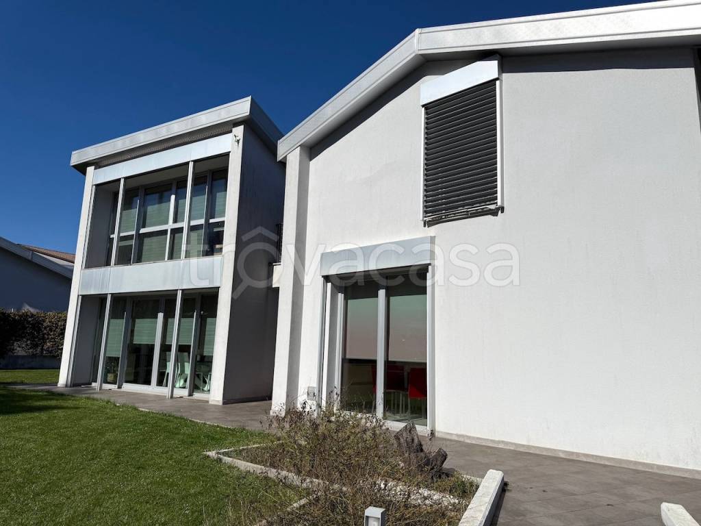 casa indipendente in vendita a Trieste in zona Opicina