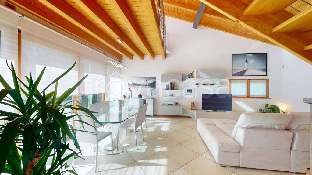 casa indipendente in vendita a Trieste in zona Opicina