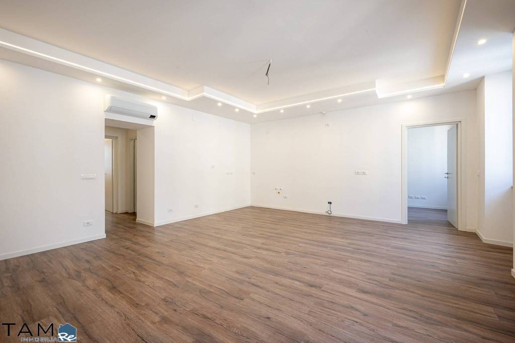 appartamento in vendita a Trieste in zona Città Vecchia