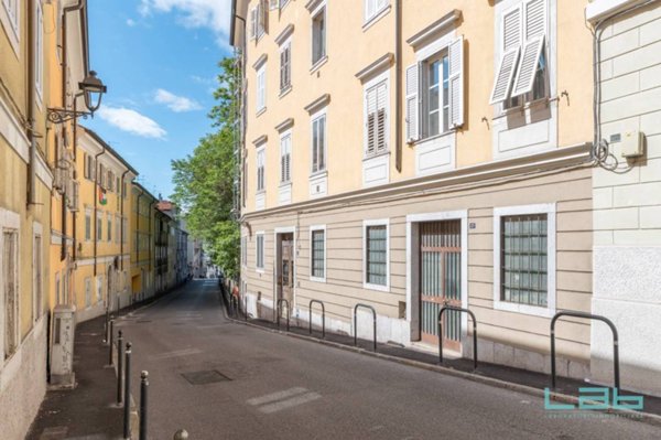appartamento in vendita a Trieste in zona Città Vecchia