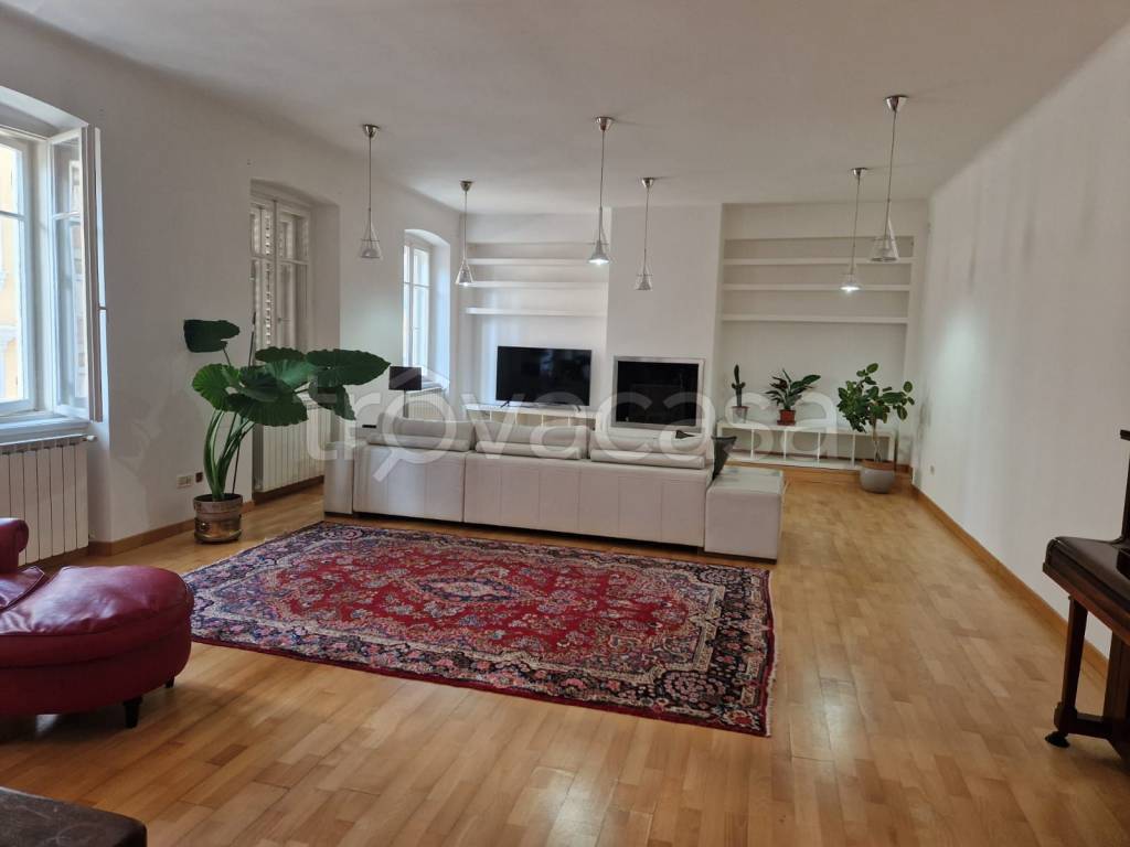 appartamento in vendita a Trieste in zona Borgo Teresiano