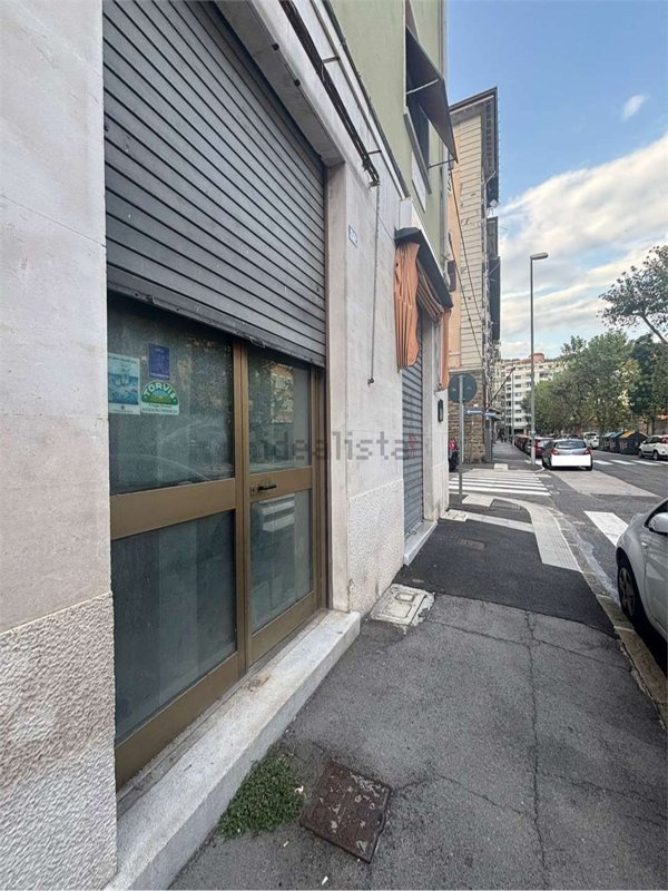 locale di sgombero in vendita a Trieste in zona Roiano