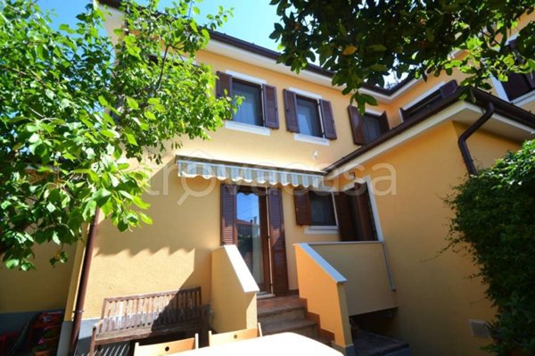 casa indipendente in vendita a Trieste in zona Trebiciano