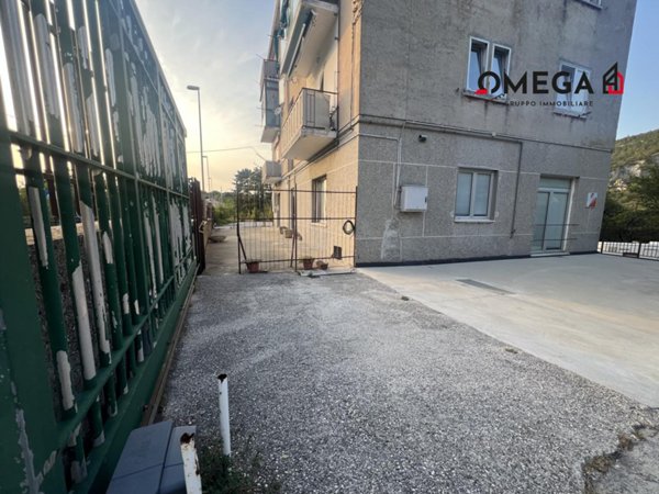 negozio in vendita a Trieste in zona Chiadino