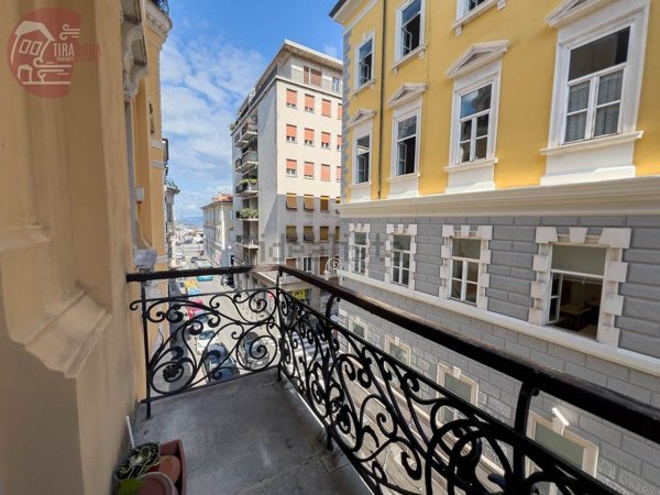 appartamento in vendita a Trieste in zona Città Vecchia