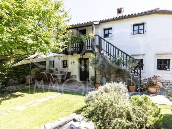 casa indipendente in vendita a Trieste in zona Trebiciano