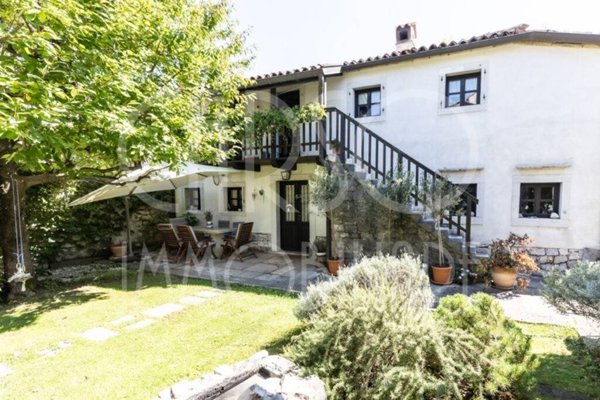 casa indipendente in vendita a Trieste in zona Trebiciano