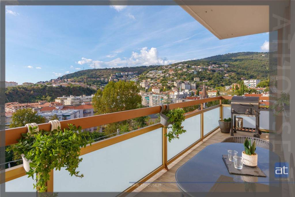 appartamento in vendita a Trieste in zona Roiano