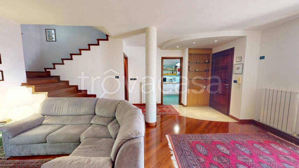 casa indipendente in vendita a Trieste in zona Cologna