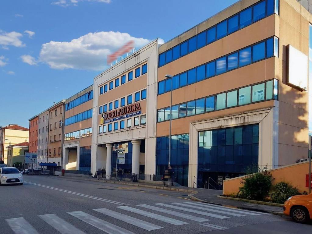 negozio in vendita a Trieste in zona San Giacomo