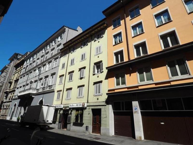 appartamento in vendita a Trieste in zona Borgo Teresiano