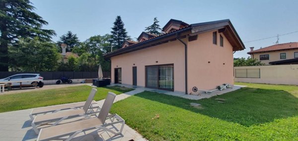 casa indipendente in vendita a Trieste in zona Opicina