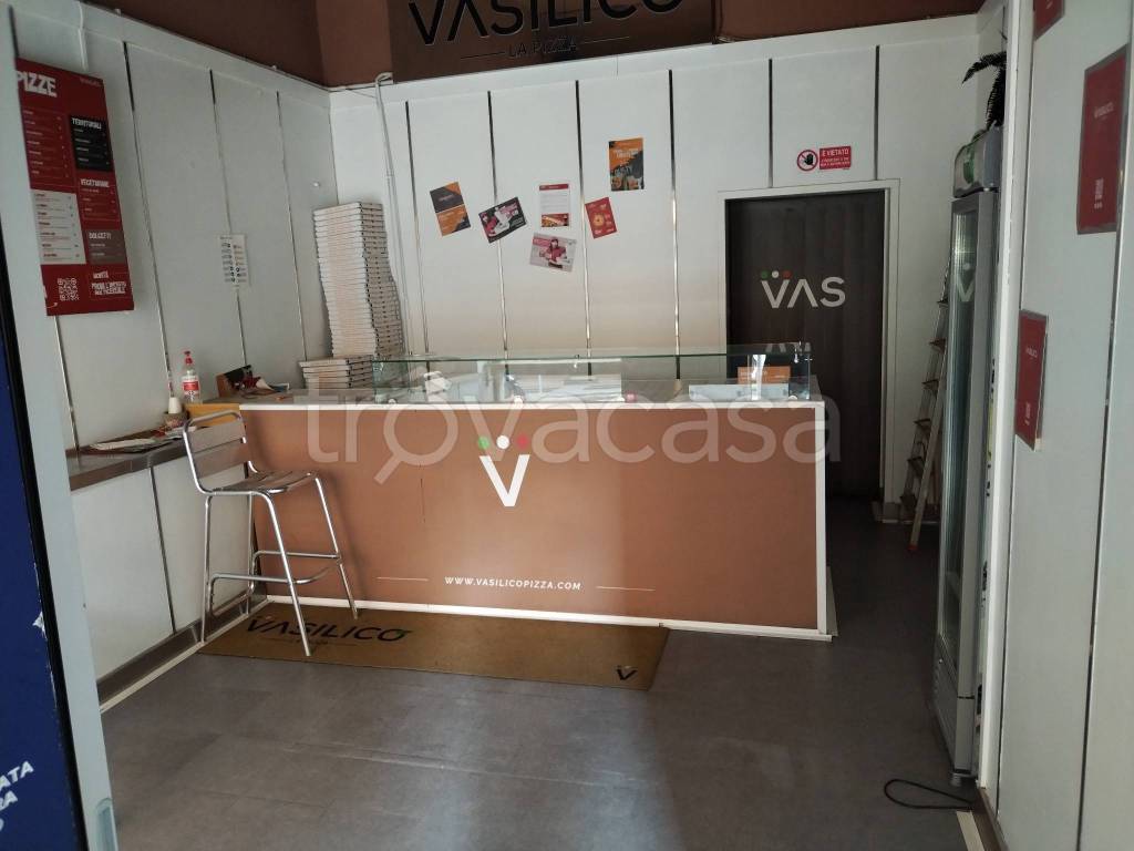 negozio in vendita a Trieste in zona Cologna