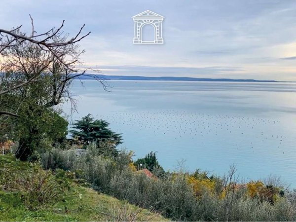 casa indipendente in vendita a Trieste in zona Santa Croce
