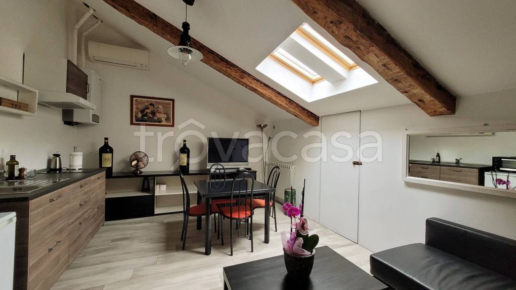 appartamento in vendita a Trieste in zona Borgo Teresiano