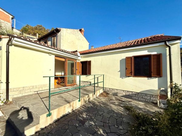 casa indipendente in vendita a Trieste in zona Barcola