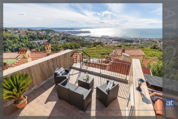 casa indipendente in vendita a Trieste in zona Roiano