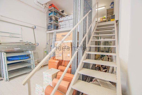 locale di sgombero in vendita a Trieste in zona Città Vecchia