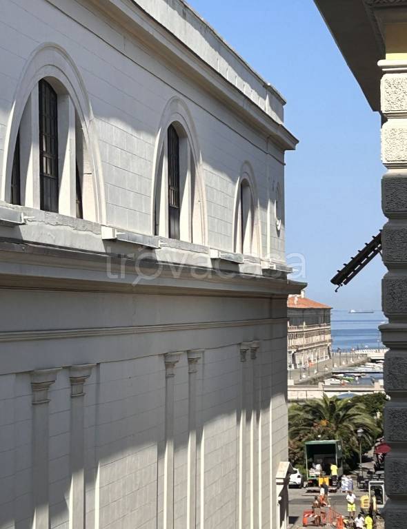 appartamento in vendita a Trieste in zona Borgo Teresiano