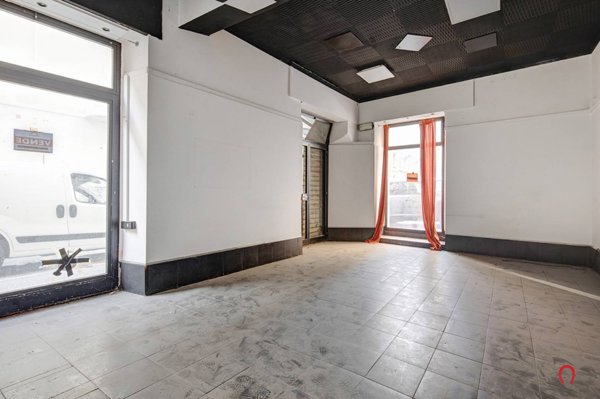 locale commerciale in vendita a Trieste in zona Barriera vecchia