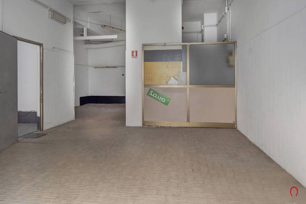 locale commerciale in vendita a Trieste