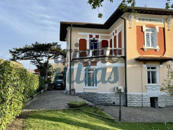 casa indipendente in vendita a Trieste in zona Opicina