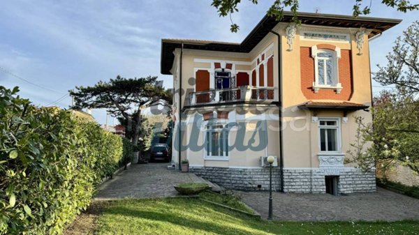 casa indipendente in vendita a Trieste in zona Opicina