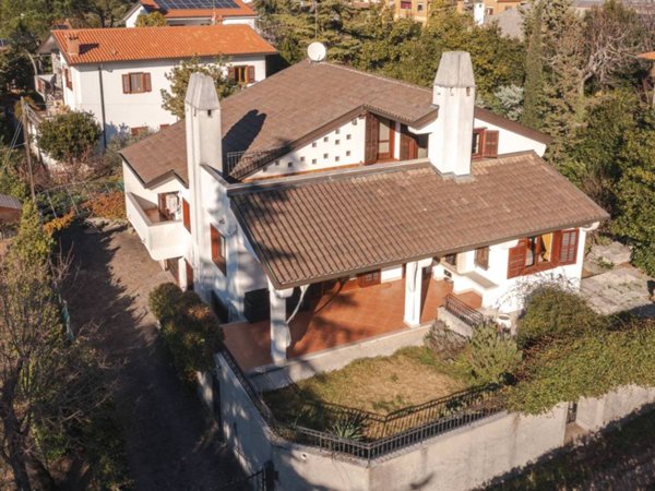 casa indipendente in vendita a Trieste in zona Grignano
