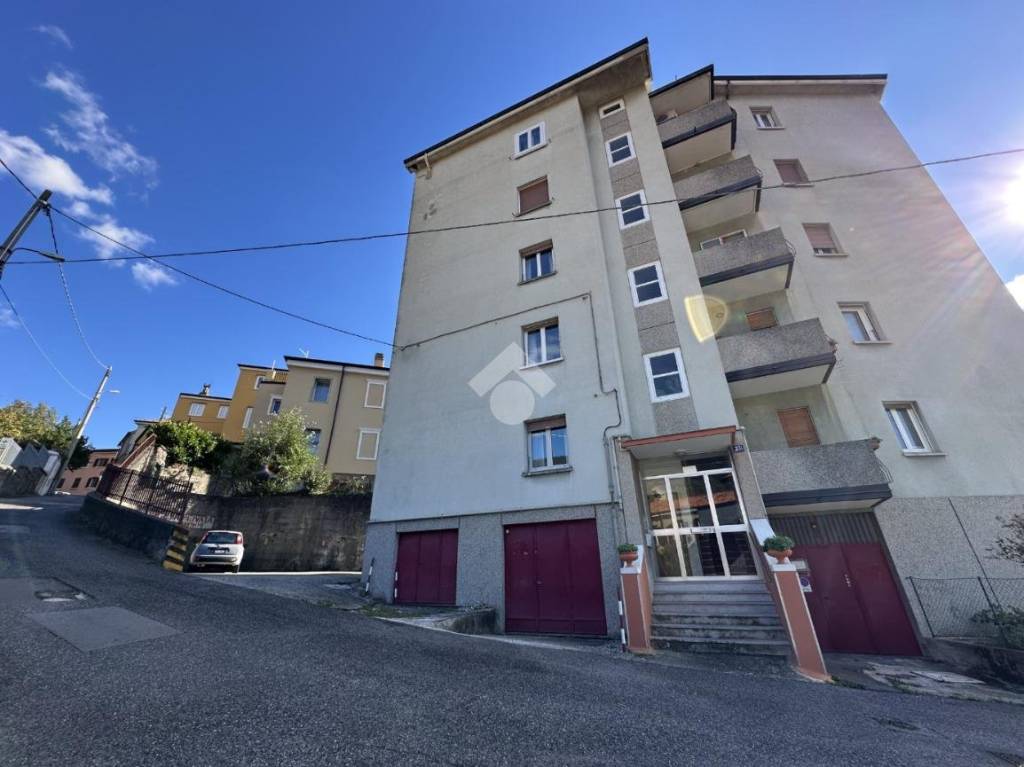 appartamento in vendita a Trieste in zona Guardiella