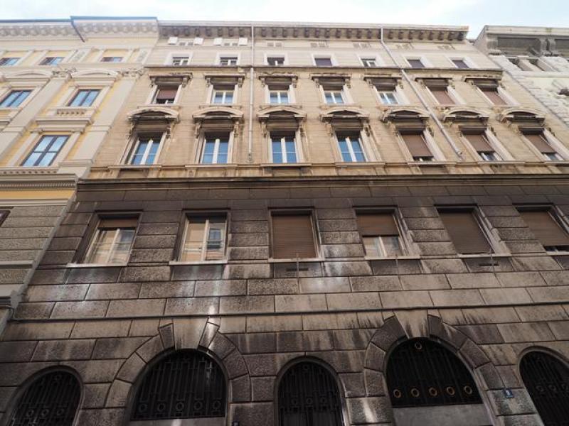 appartamento in vendita a Trieste in zona Borgo Teresiano