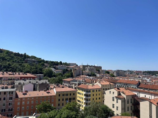 appartamento in vendita a Trieste in zona Cologna