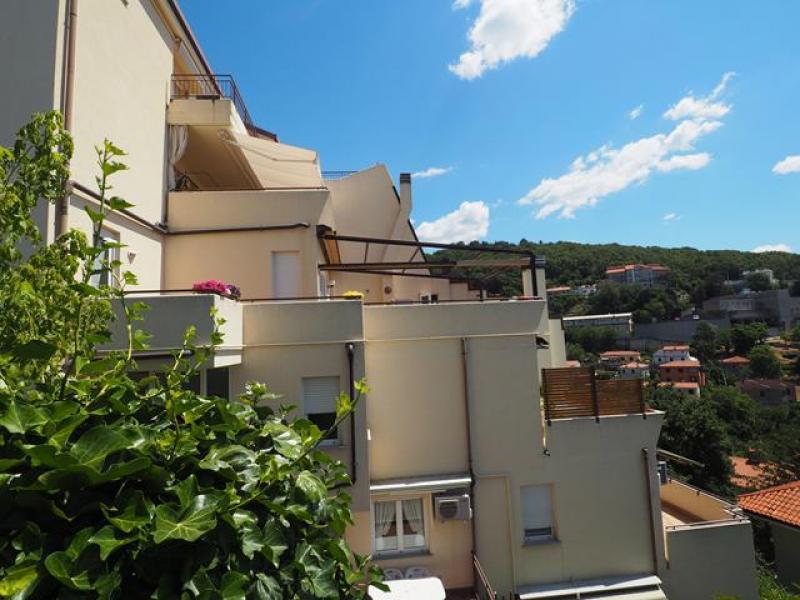 appartamento in vendita a Trieste in zona Cologna